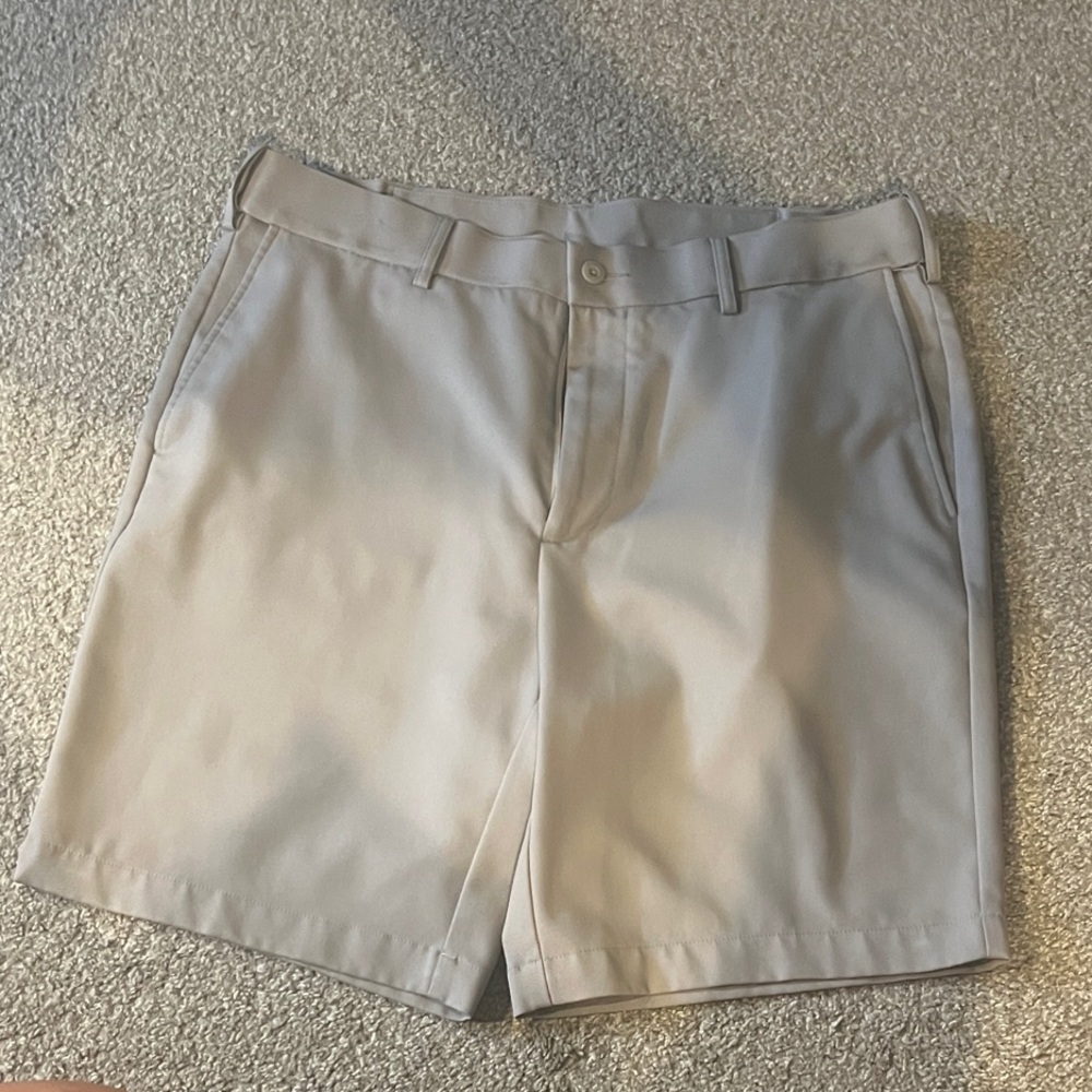 Men's Beige Golf Shorts